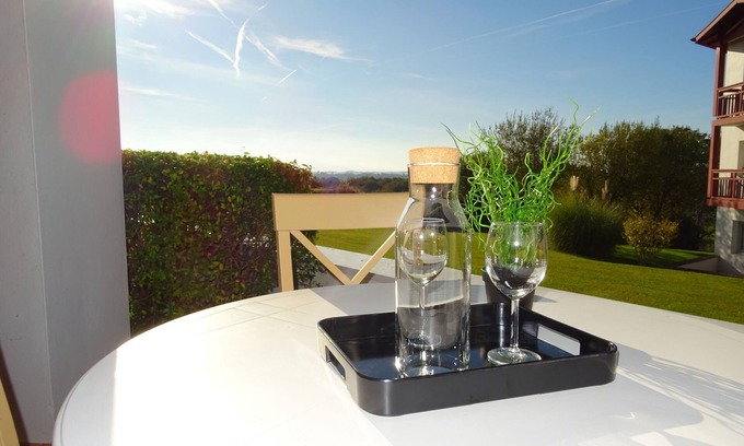 Arcangues Apartment | Chic Apartment in Arcangues - Near Biarritz with Pool & Ocean View