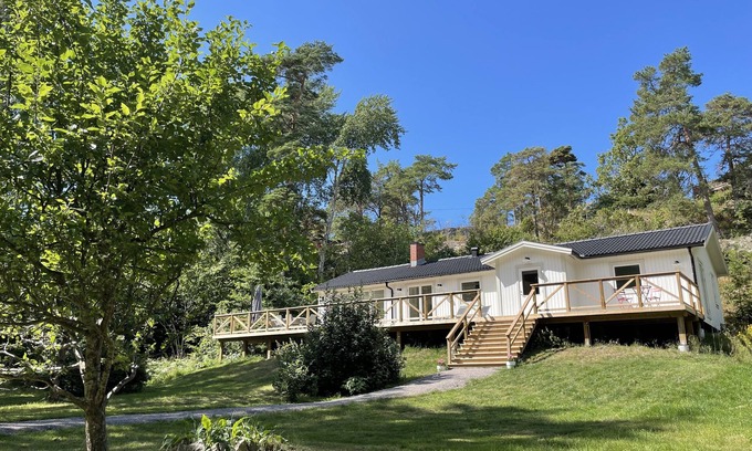 Varmdo Cottage | Cozy Archipelago House Steps from the Sea on Djurö