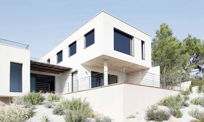 Villeneuve-les-Avignon House | Architect-Designed Villa with Breathtaking 180° Views