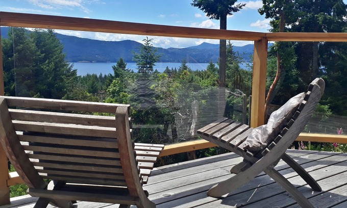 Salt Spring Island House | Architect Designed Ocean View Home with Spa and Breakfast