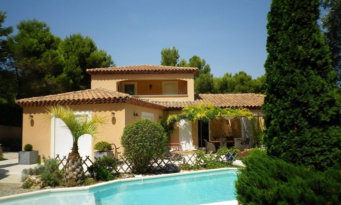 Ensues-la-Redonne House | Beautiful Architect-Designed Home with Pool Near the Sea