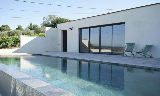 Orgnac-l'Aven Villa | Architect-designed house with panoramic view and infinity pool