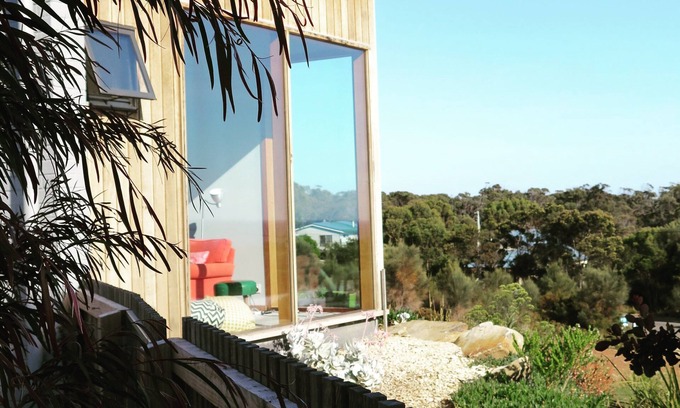 Greens Beach House | Architect Designed Retreat in Greens Beach – Rated 10/10