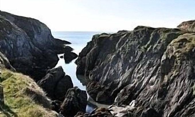 Skibbereen House | Architect-Designed Coastal Retreat with Breathtaking Views