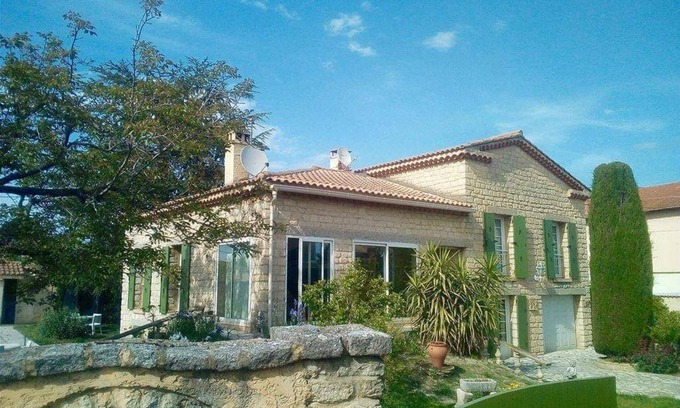 Morieres-les-Avignon House | Architect-Designed Retreat in Tranquil Provence, Near Avignon