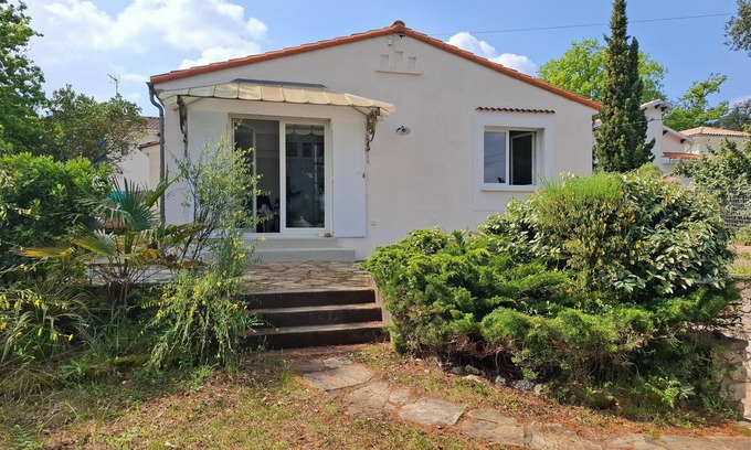 Saint-Palais-sur-Mer Villa | Guest Rated 9.8: Pleasant Villa Near Beaches, Saint Palais