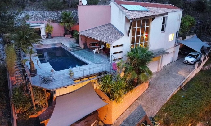 Carry-le-Rouet House | Beachside Architect House with Oceanfront Views