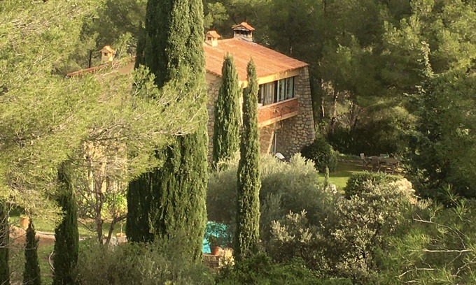 Bandol Villa | Architectural Gem with Ocean Views & Pool Near the Sea