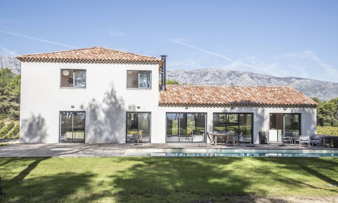 Rousset House | Architect House: Breathtaking Views of Sainte-Victoire