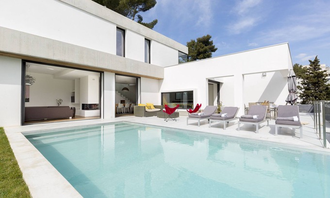 Perier House | Elegant Architect's Villa with Pool in Central Marseille