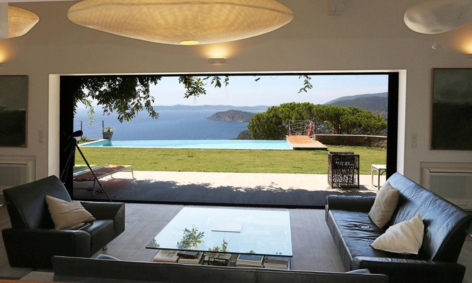 Le Rayol Villa | Architectural Villa Rayol: Oceanfront Pool & Spa Retreat