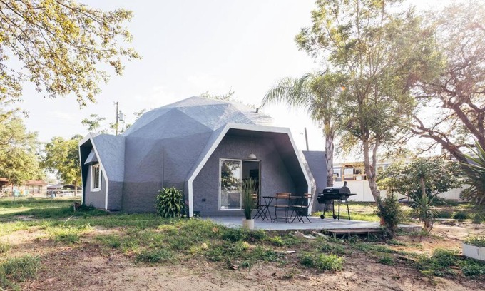Haines City House | Modern Dome Home - Family-Friendly Stay in Haines City