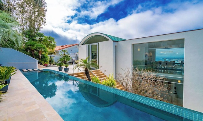 Country Club House | Architectural Marvel with Ocean Views in La Jolla