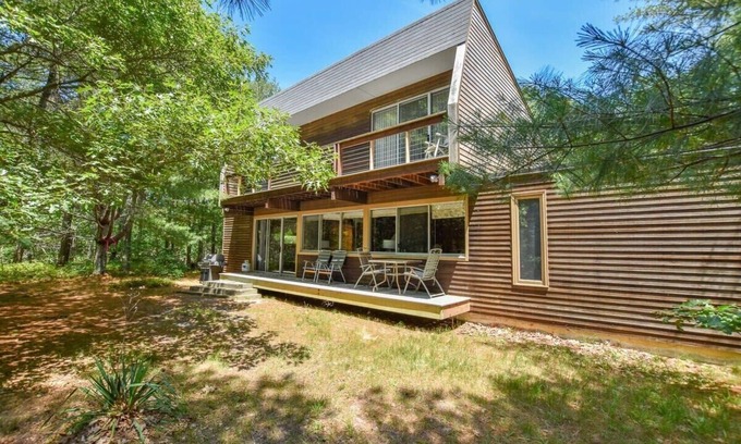 Truro House | Modern Oceanfront Home: 9.8/10 & Steps to the Beach!