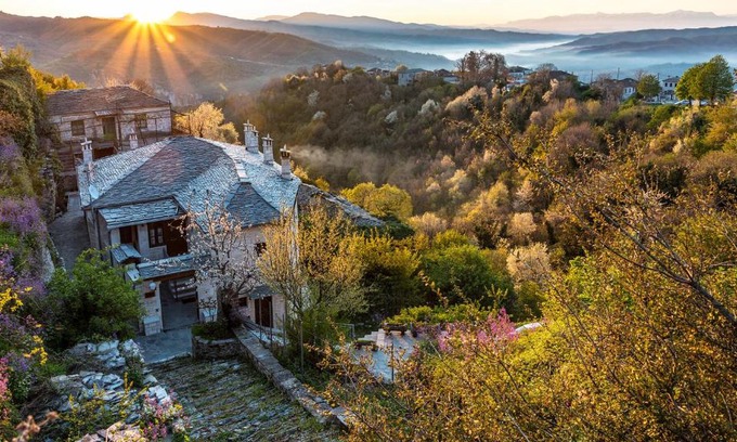 Vitsa House | Discover Archontiko Evridikis: Family-Friendly Getaway