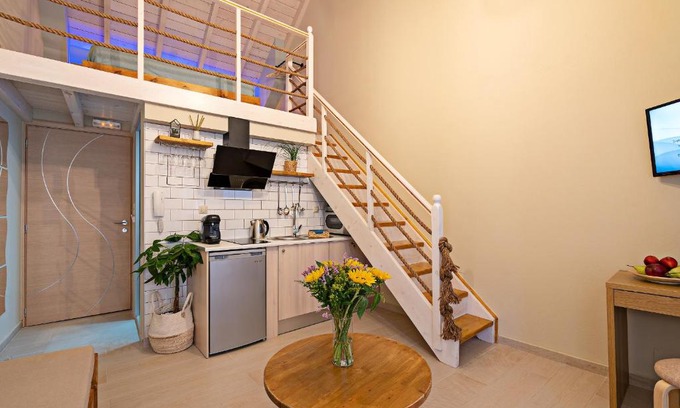 Old Town Rethymnon Apartment | Explore Archontissa House: Family-Friendly in Old Town