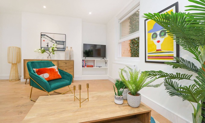 Dartmouth Park Apartment | Elegant Archway 1-Bedroom with Kitchen & Child-Friendly Features
