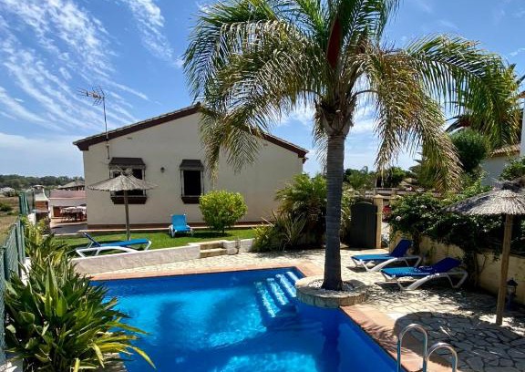 Conil de la Frontera House | Idyllic Arco Casas Adosadas: 4-Star Retreat with Pool