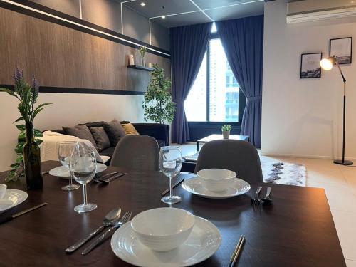 Mont Kiara Apartment | Discover Arcoris Soho: Cozy Oceanfront Retreat for Families