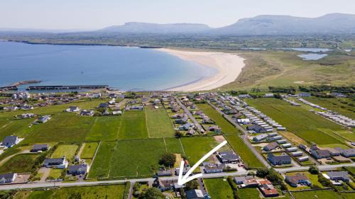 Kilkilloge Apartment | Discover Ard Na Mara in Mullaghmore, Rated 9.7/10
