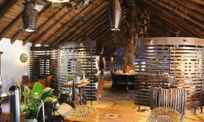 Villamanrique de la Condesa House | Discover Ardea Purpurea Lodge: 4-Star Family-Friendly Retreat