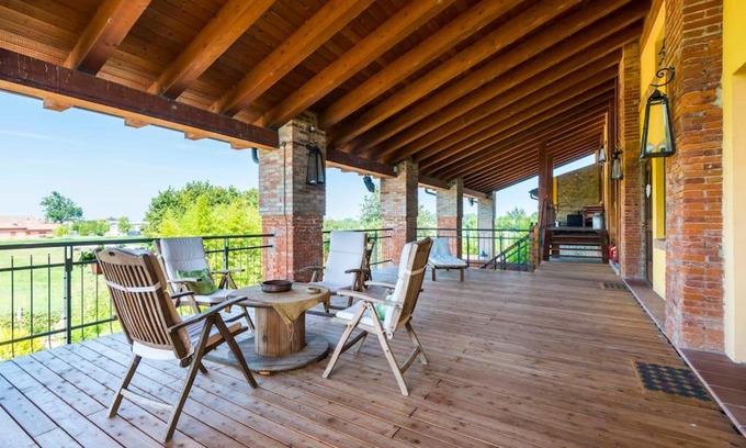 Montechiarugolo Apartment | Inviting Ardenga Guest House - Child Friendly & Rated 9/10