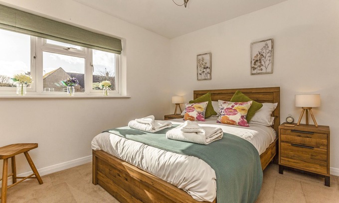 Bourton Cottage | Ardenlea Cottage: Family Retreat in the Cotswolds