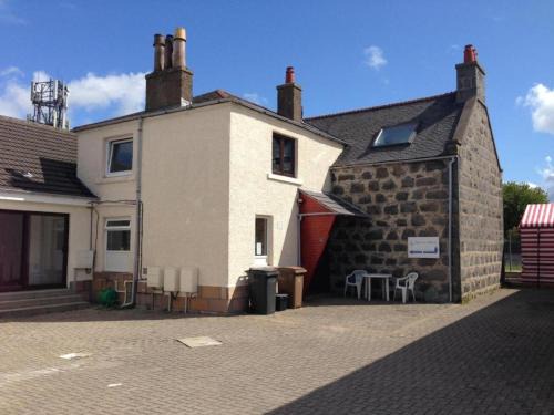 Dyce Bed & Breakfast | Comfortable Stay at Ardenlea House Hotel with Breakfast