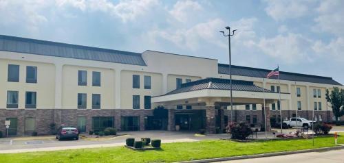 Ardmore Hotel | Welcoming Comfort Inn & Suites Ardmore with Pool Access
