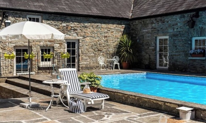 Clonakilty Cottage | Ardnavaha House Poolside Cottage 6nn
