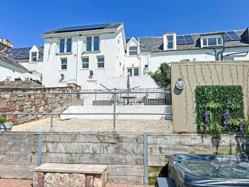 Ballantrae House | Guest Rated 10/10 at Ardstinchar Mews with Hot Tub Access