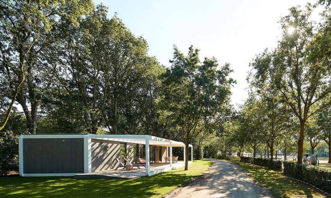 Maasbree House | Are you dreaming of a relaxing and varied vacation close to the water? Then this vacation home might