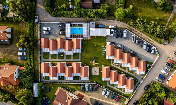 Debki House | Are you dreaming of a vacation near the sea with access to a pool and sauna? In this vacation home t