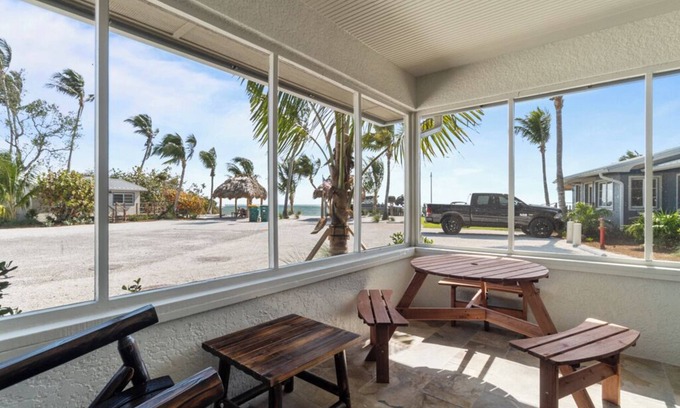 Captiva Cottage | Are you looking for a quaint fishing village in the heart of Captiva Island? - Jensen's Cottage #09