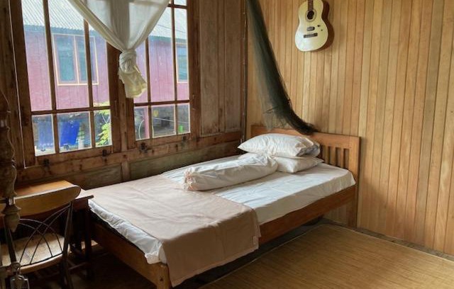 Kaledupa Island House | Oceanfront Areef Homestay Kaledupa - 10/10 Guest Rated