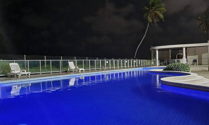 Barra Mar Apartment | Seaside Getaway: Areias do Mar with Kitchen & Pet-Friendly