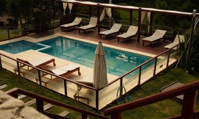 Las Gaviotas Apartment | Oceanfront Arena de Mar Depto F with Pool & Spa Bliss