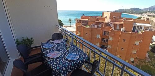 L'Hospitalet de l'Infant Apartment | Highly Rated Arena: Family-Friendly Comfort Awaits You!