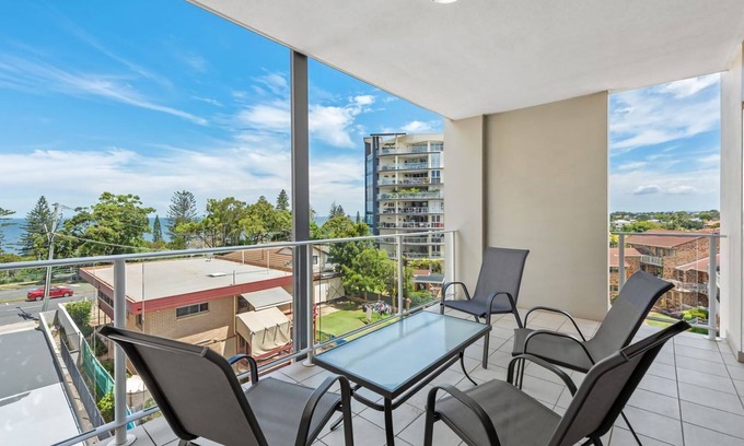 Redcliffe Apartment | Arena on Sydney 10 - Waterviews