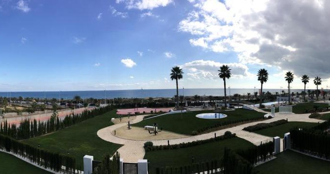 Els Arenals del Sol House | Discover Arenales del Sol: Pet-Friendly Oceanfront Retreat
