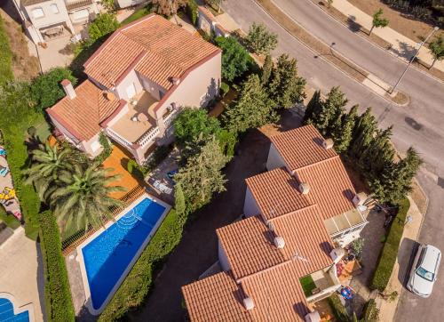 Miami Platja House | Discover Arenda Pino Alto Villa Napoleon with Ocean Views