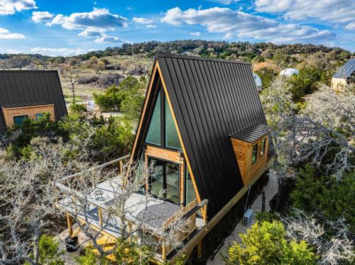 Fredericksburg Cabin | Ares Treehouse Romantic Hottub Fredericksburg EV