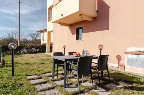 Battifolle Apartment | Child-Friendly Stay at Arezzo Equestrian Centre with Parking