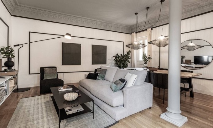 Almagro Apartment | Inviting Argento: 3 Bedrooms with Spa and Pet-Friendly Perks