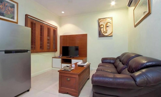 Pratumnak Hill Apartment | Relax at Argyle 2 Bed with Pool near Phratamnak Hill