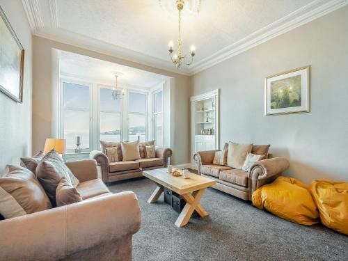 Rothesay House | Discover the Comfort of Argyle House with Hot Tub and Pet Care