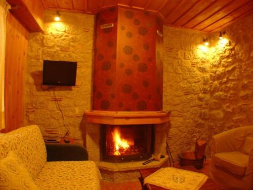 Arachova House | Kid-Friendly Retreat at Ariadne Guesthouse with 9/10 Rating