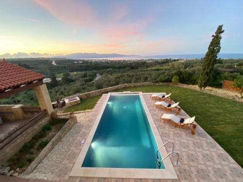 Kontomari Villa | Experience ARIALKiS: Pet-Friendly Oceanfront Oasis