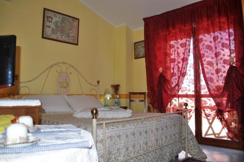 Capoterra Bed & Breakfast | Oceanfront Ariedo Bed And Breakfast with Hot Tub & Views