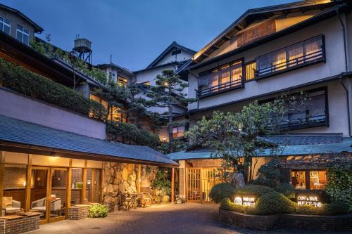 Kita Ward Hotel | Elegant Arima Onsen Tocen Goshobo with Hot Tub & Dining